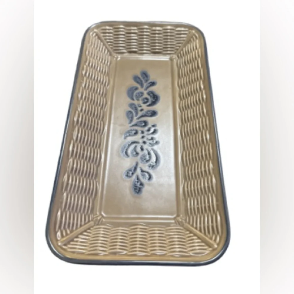 Pfaltzgraff Yorktown woven ceramic bread  tray